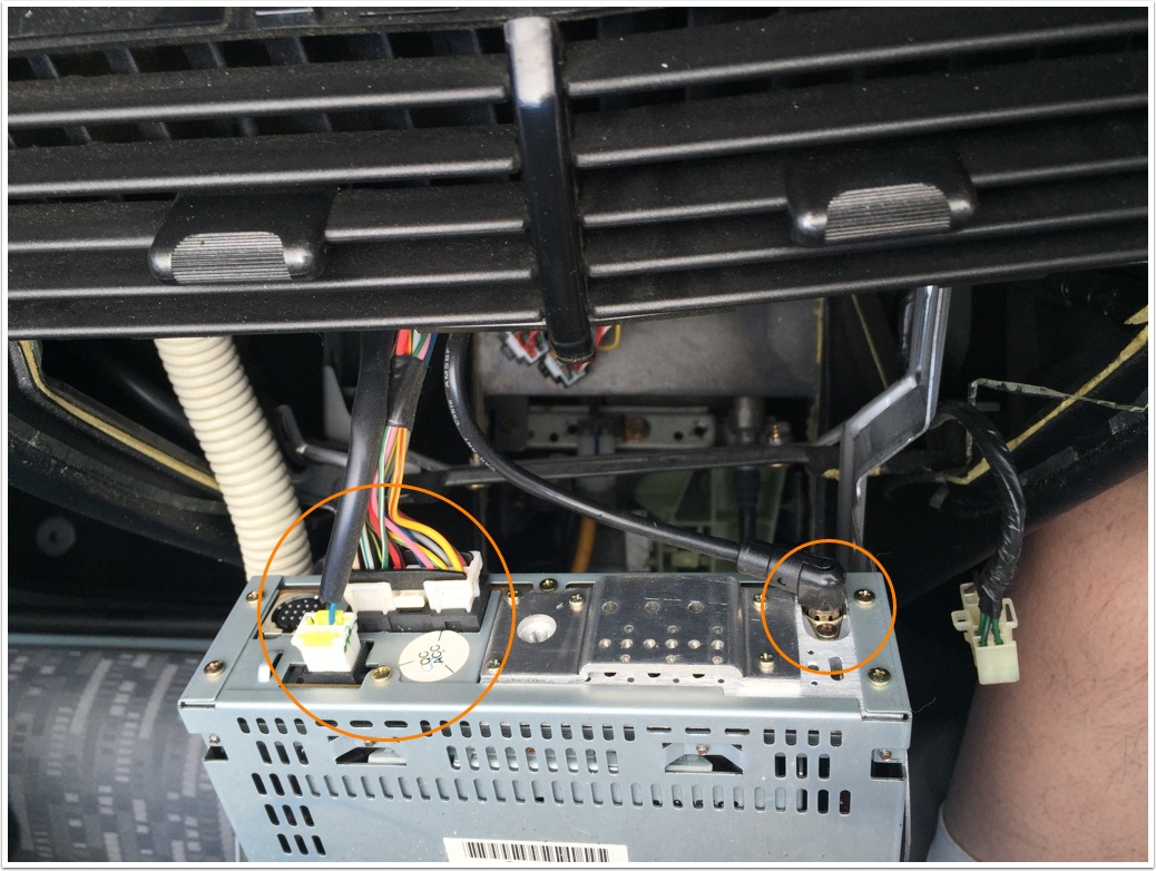 How to remove original car CD player from Mitsubishi Magna ES TL 2004