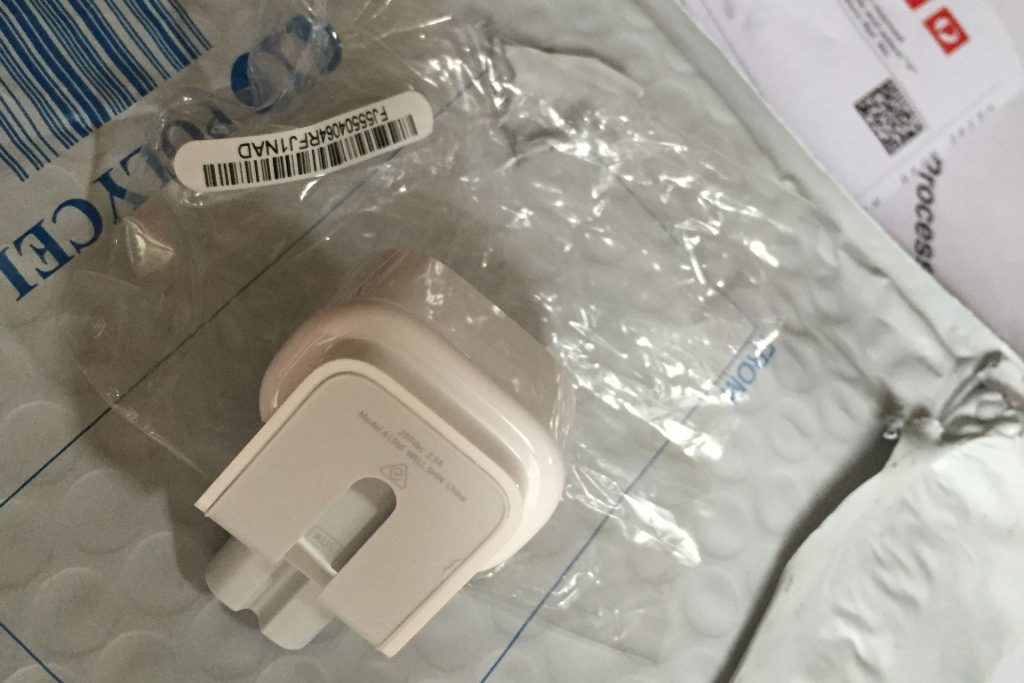 1-new-apple-wall-plug