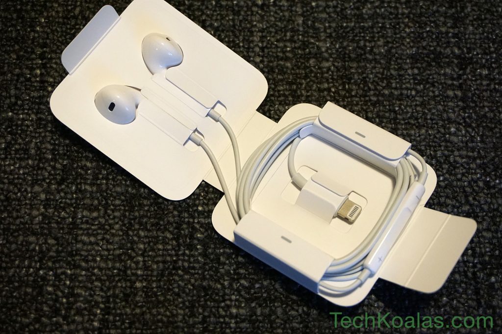 05-iphone-7-earpods-with-lightning-connector